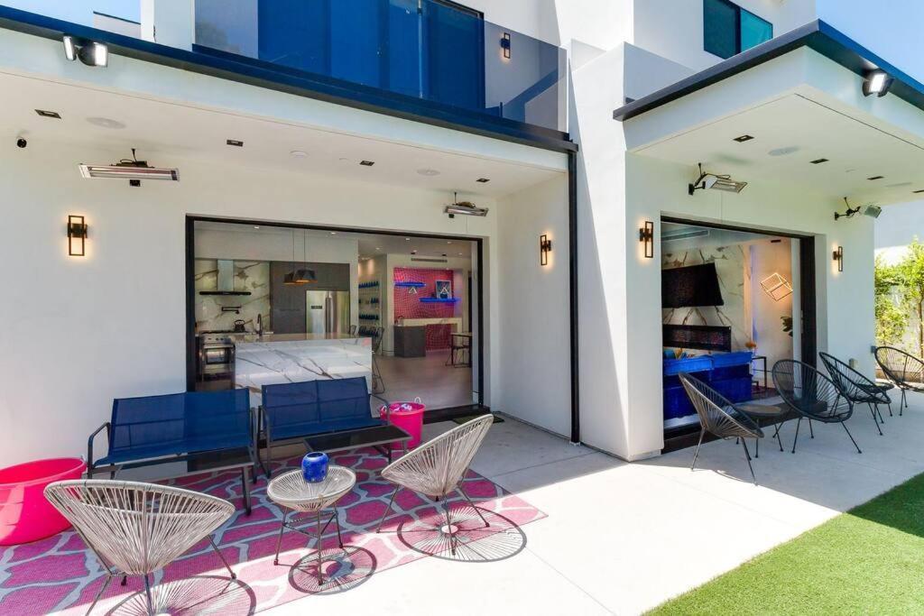 Posh Luxury Modern With Pool And Rooftop Deck Villa