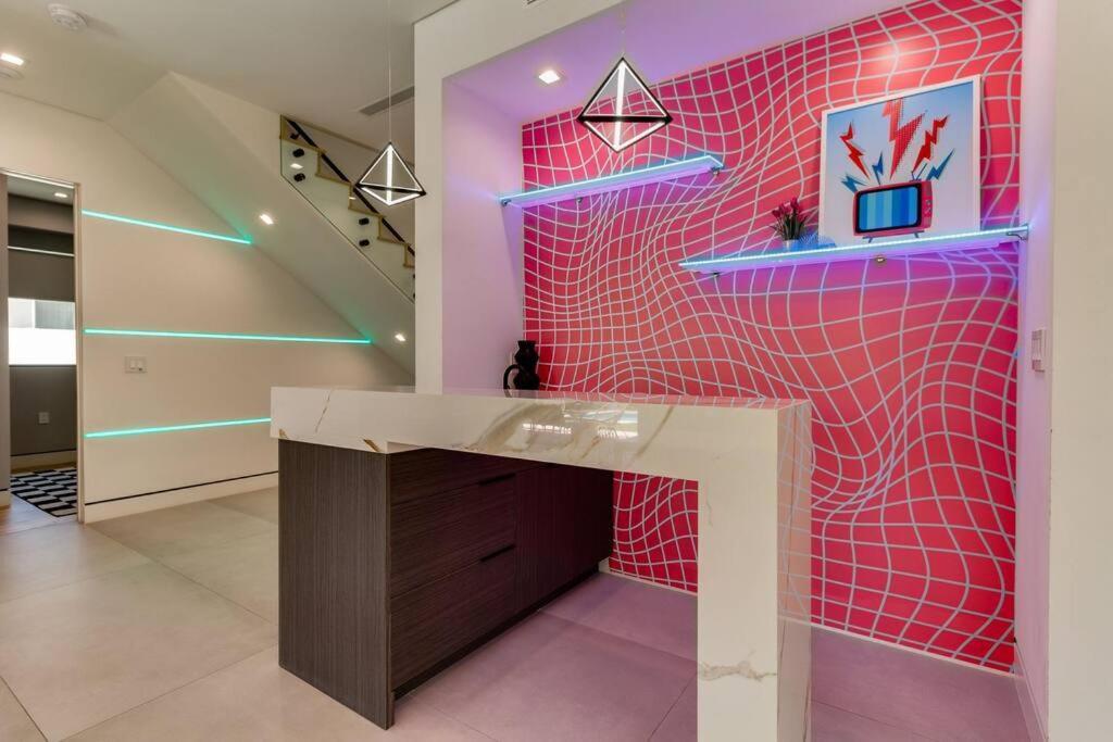Villa Posh Luxury Modern With Pool And Rooftop Deck Los Angeles